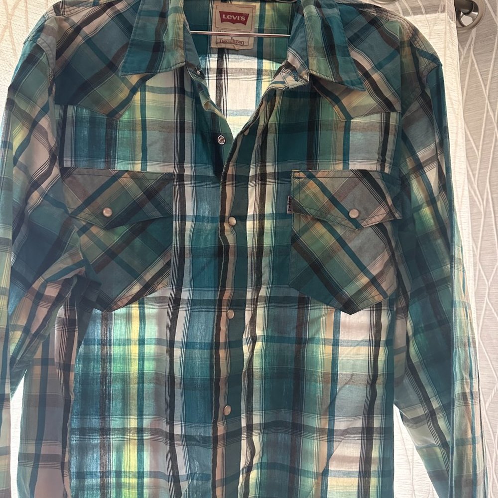 Levi's Men's plaid western style shirt